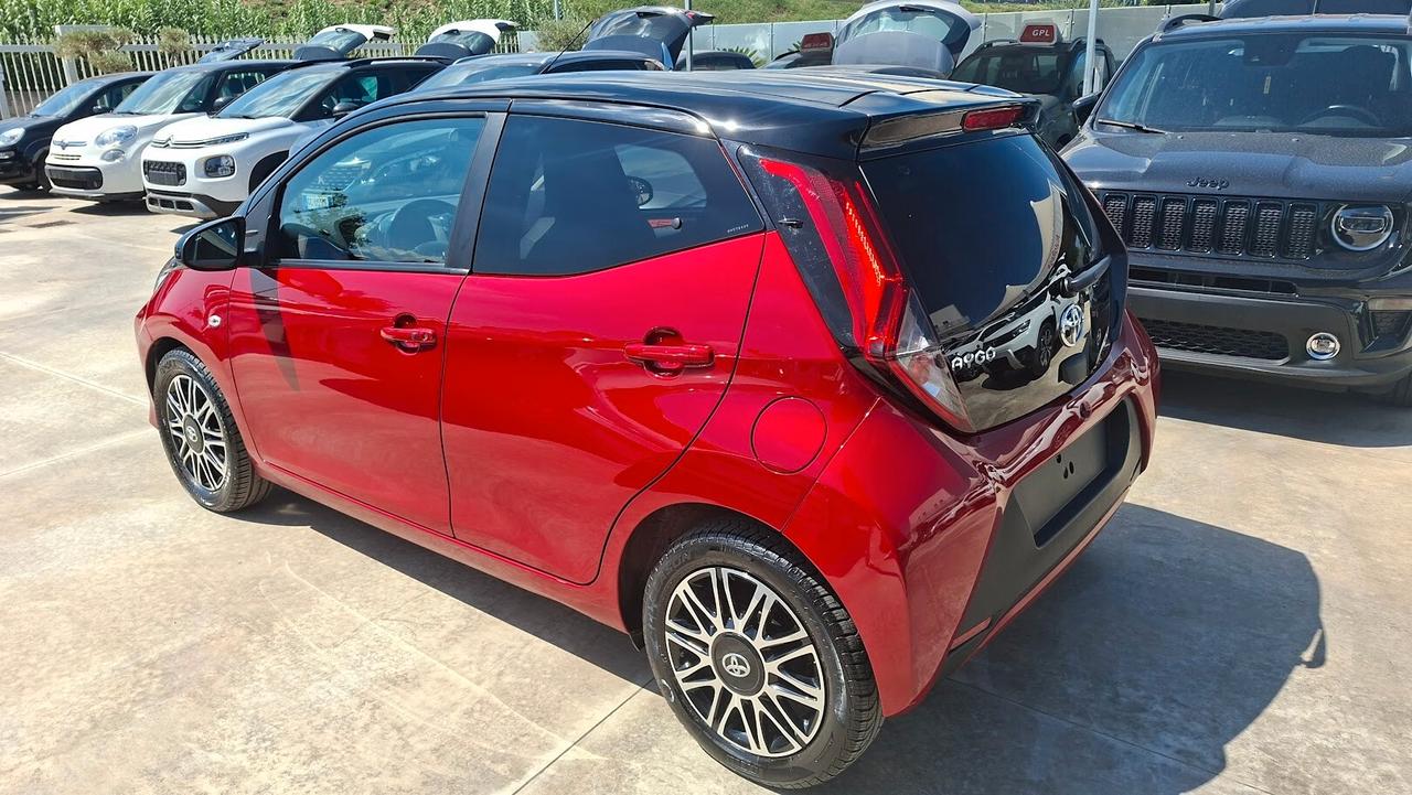 Toyota Aygo Connect 1.0 VVT-i 72 CV 5 porte x-cool MMT