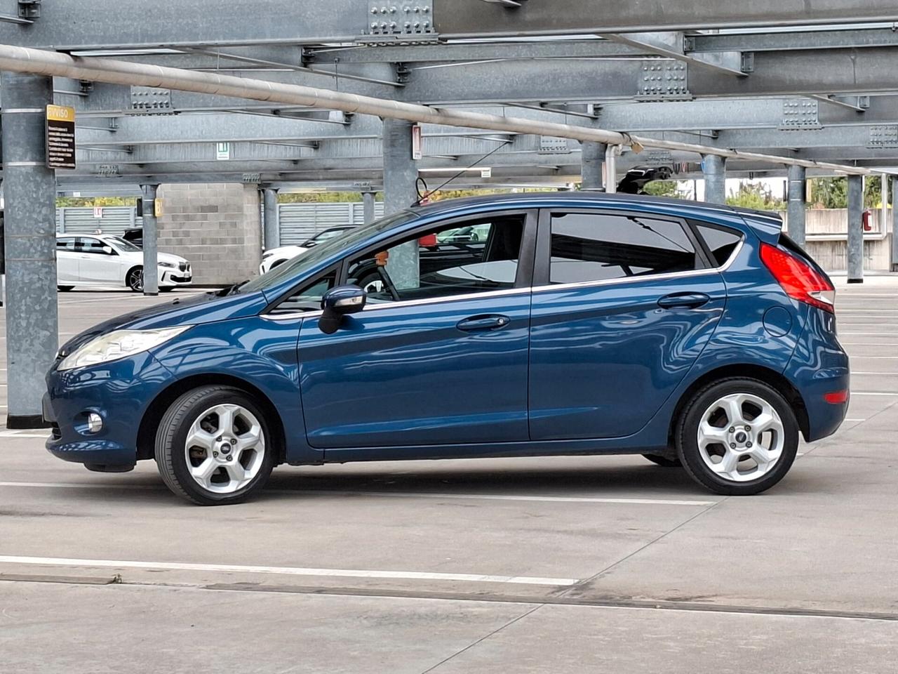 Ford Fiesta 1.4 TDCi 68CV 5 porte Titanium