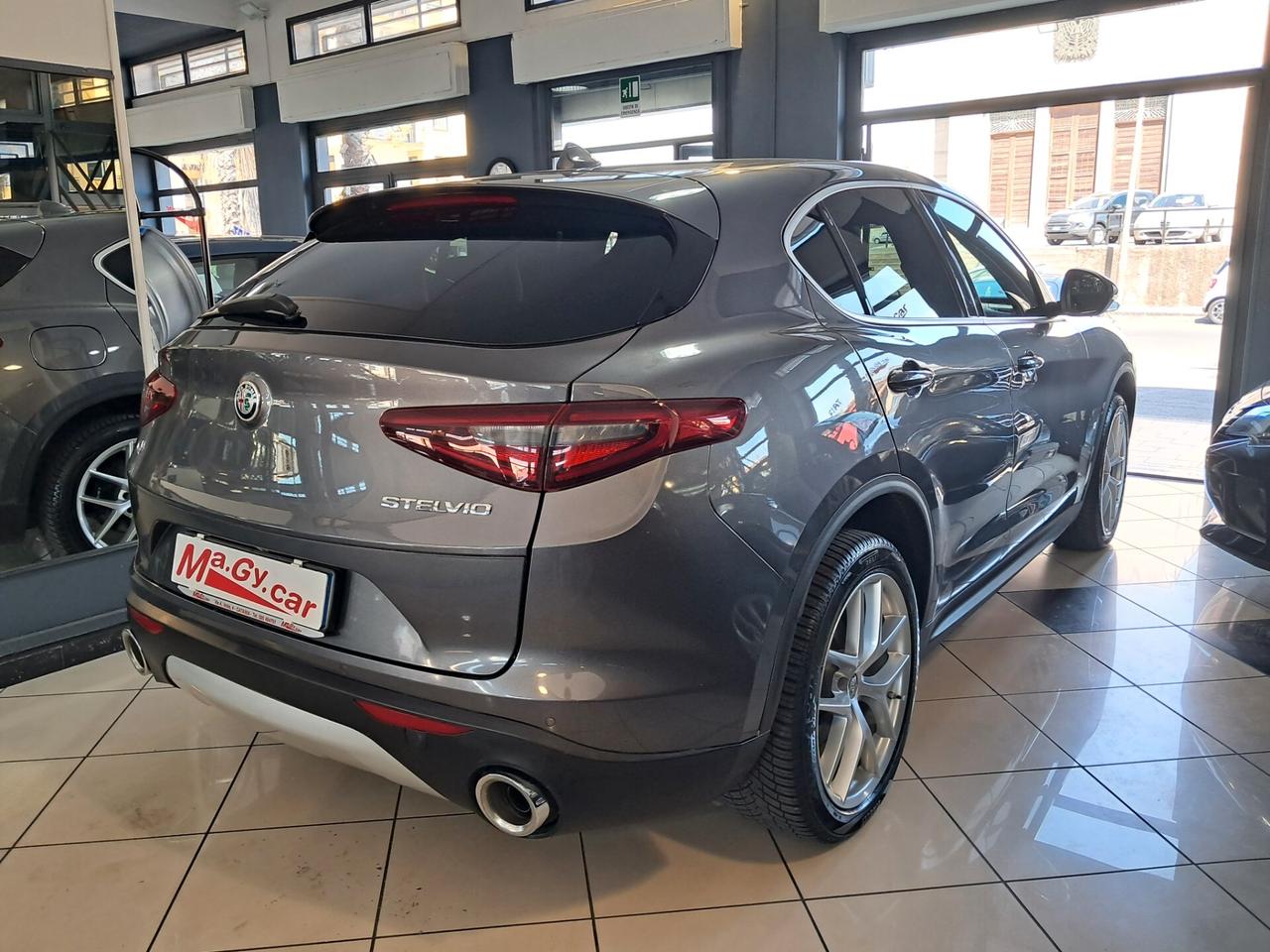Alfa Romeo Stelvio 2.0 Turbo 280 cv AT8 Q4 Super