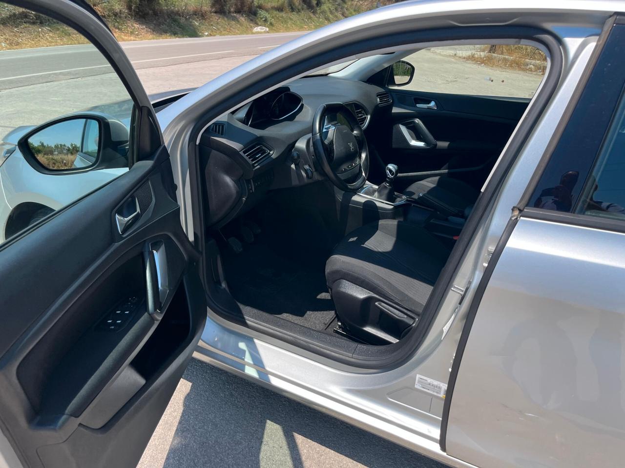 Peugeot 308 BlueHDi 120 S&S SW Business