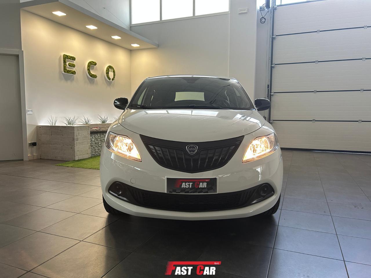 Lancia Ypsilon 1.0 FireFly 5 porte Hybrid Silver