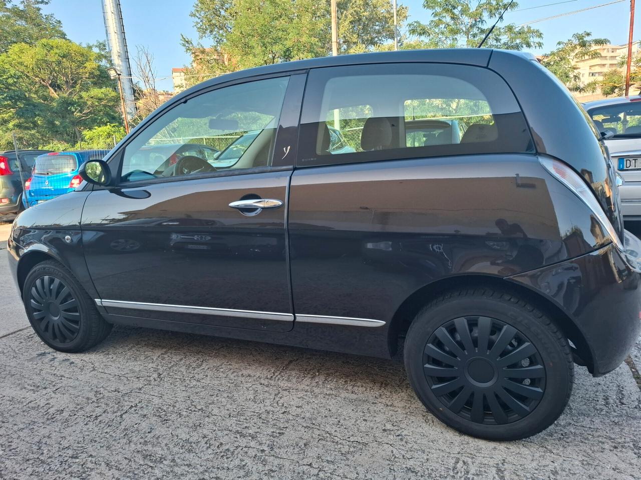 Lancia Ypsilon 1.3 MJT 75 CV Platino