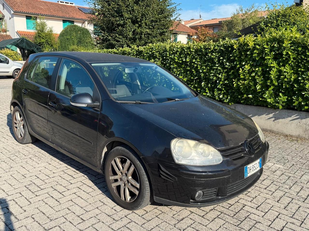 Volkswagen Golf 1.6 16V FSI 5p. Sportline