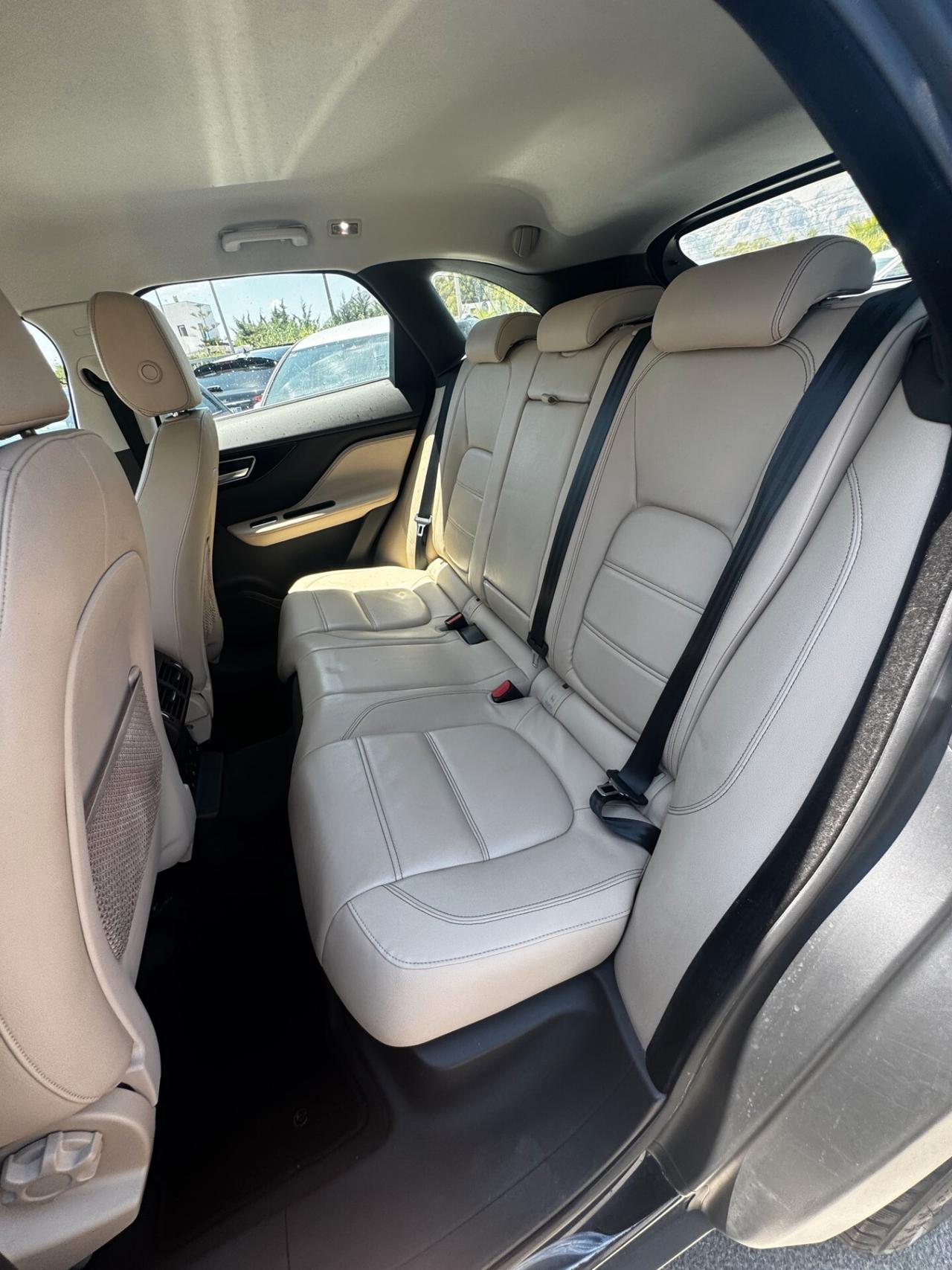 Jaguar F-Pace 2.0 D 180 CV AWD Prestige