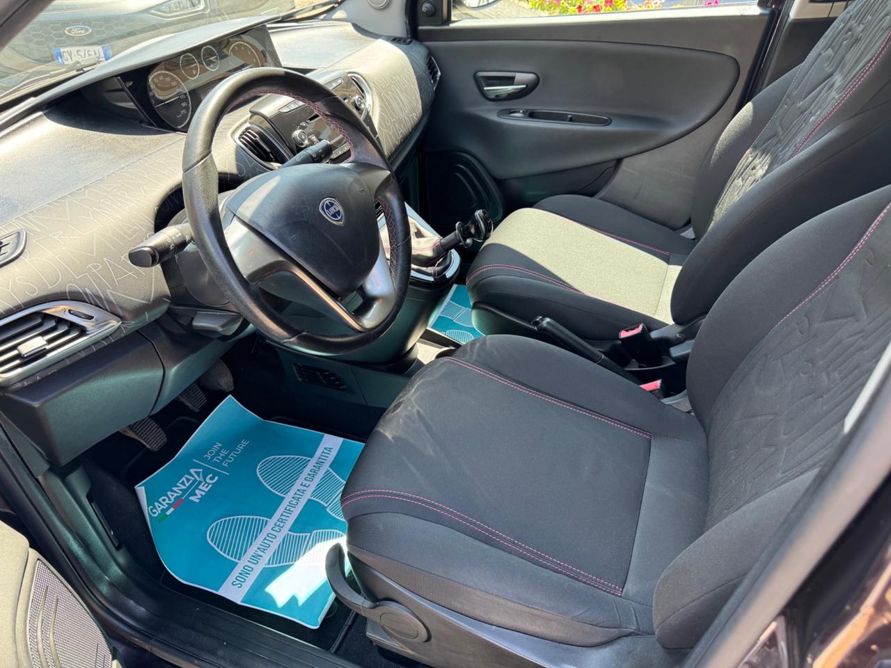 Lancia Ypsilon 1.2 69 CV 5 porte Elefantino