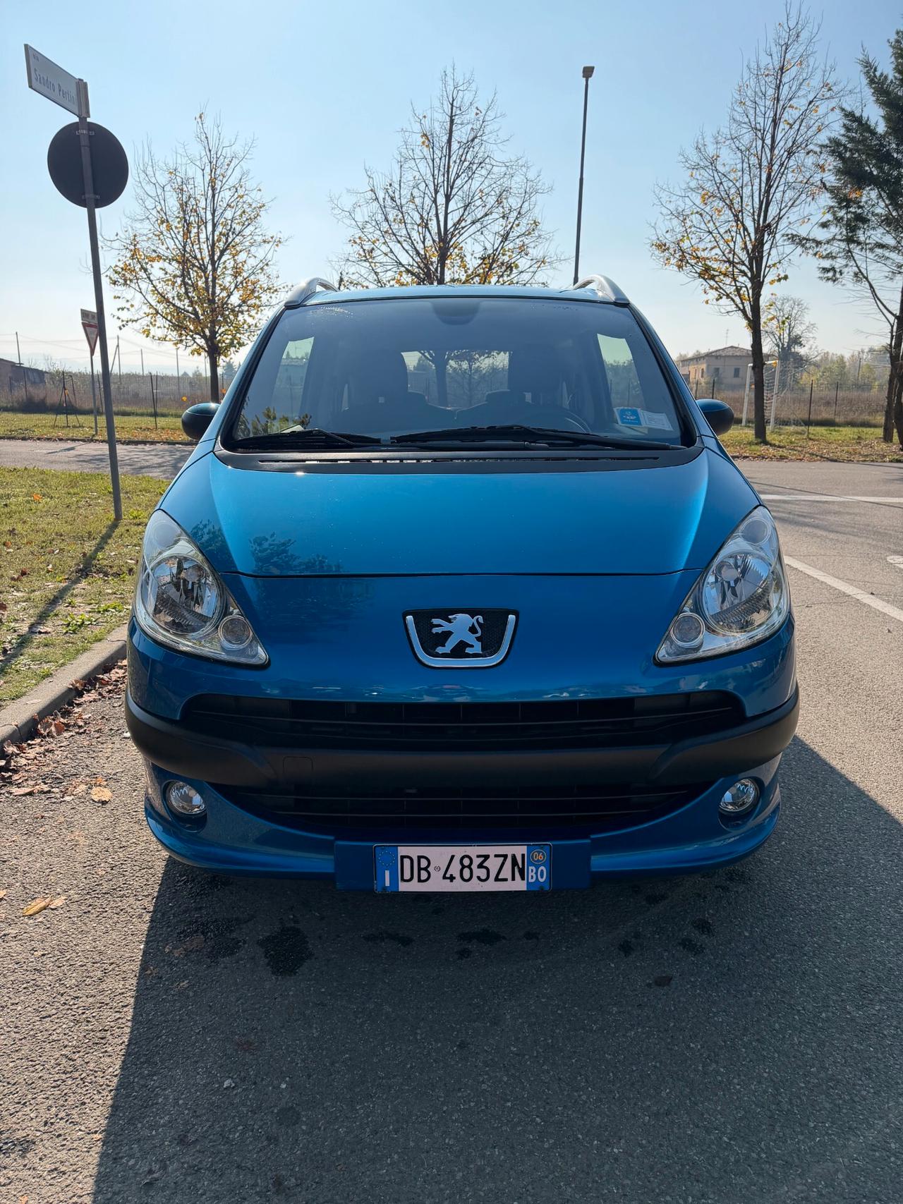 Peugeot 1007 1.4 Happy