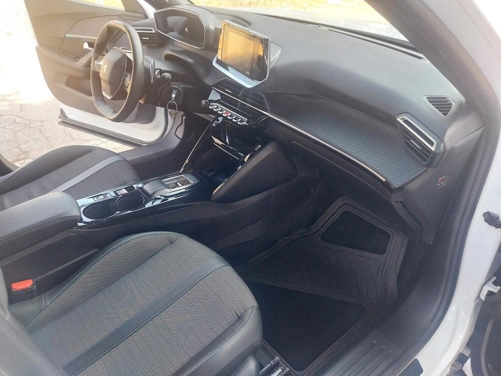 Peugeot 2008 BlueHDi 130 S&S EAT8 GT