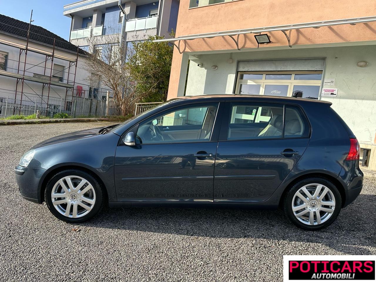 Volkswagen Golf 2.0 16V TDI 5p. Sportline