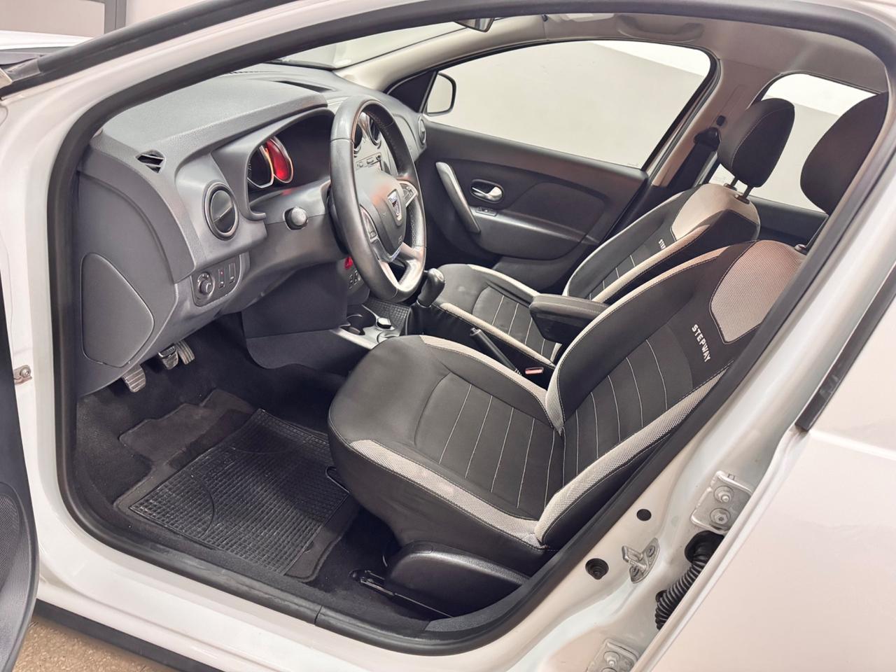 Dacia Sandero Stepway 1.5 DCi 90 Cv 100.000 KM