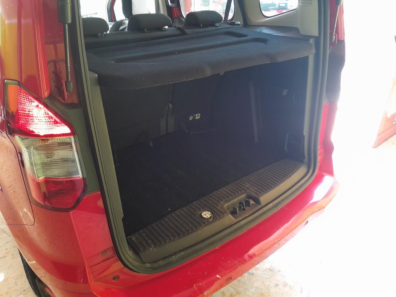 Ford Tourneo Connect autocarro 4 posti