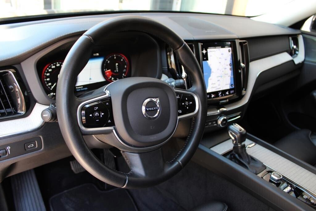 VOLVO XC60 2.0 D4 Inscription *Tetto *Luci Ambiente