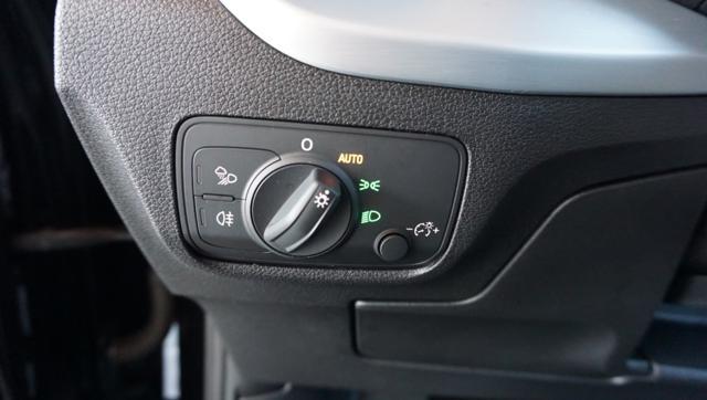AUDI Q2 30 TDI S tronic Business