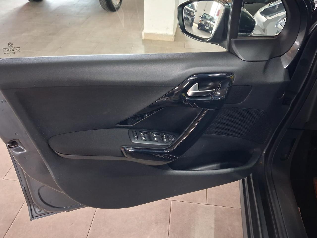 Peugeot 208 1.4 HDi 68 CV 5 porte Allure