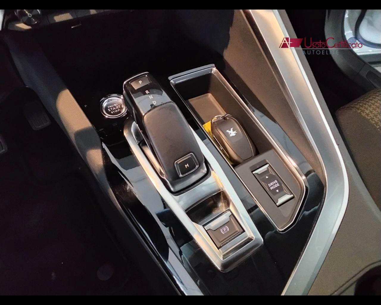 PEUGEOT 3008 BlueHDi 130 S&S EAT8 Active Business