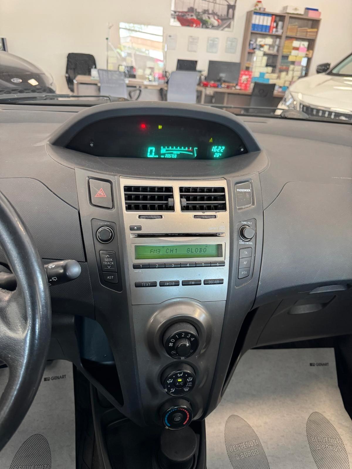 Toyota Yaris 1.3 5 porte Sol