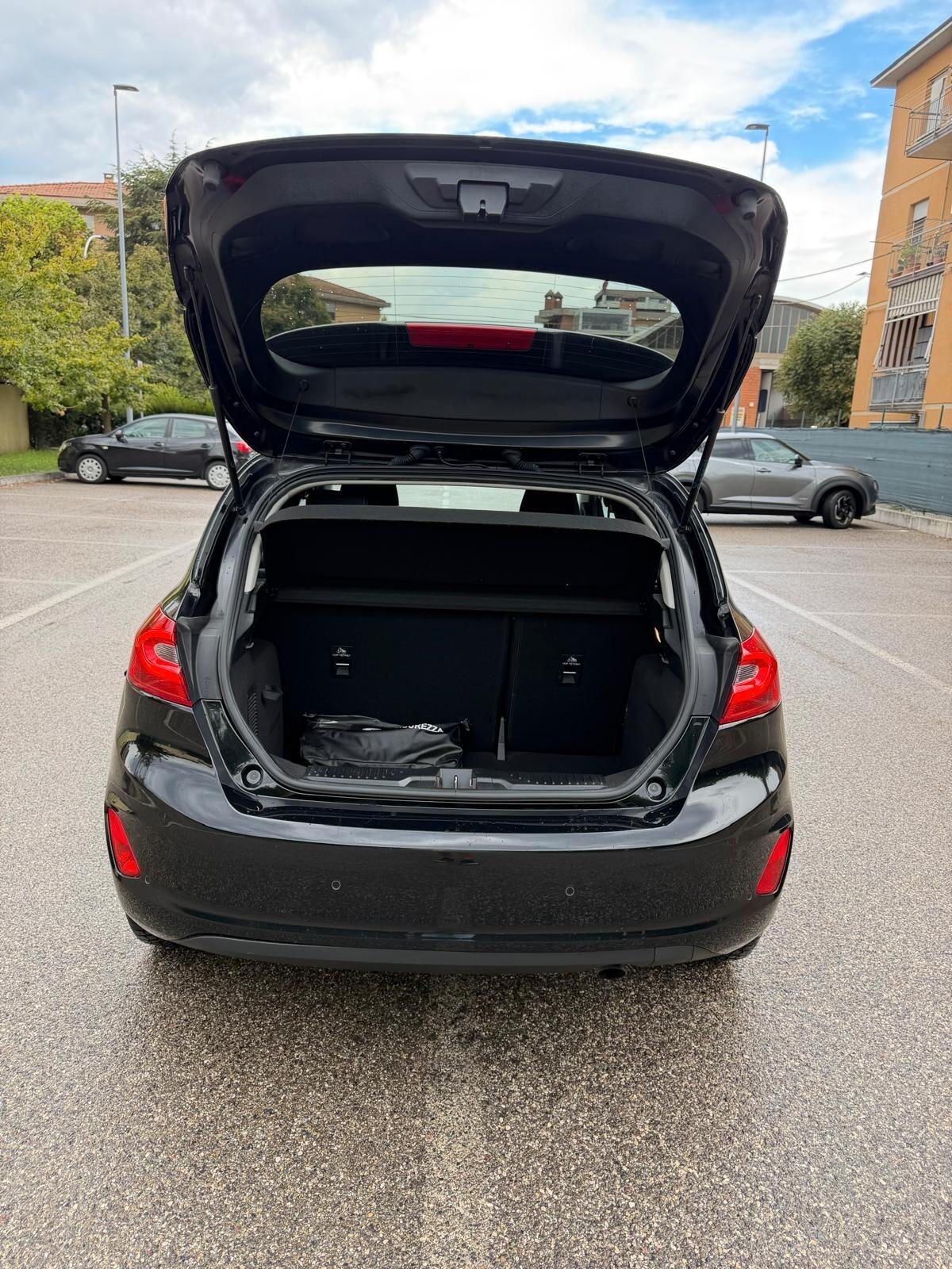 Ford Fiesta 1.1 - NEOPATENTATI - 12 MESI DI GARANZIA -