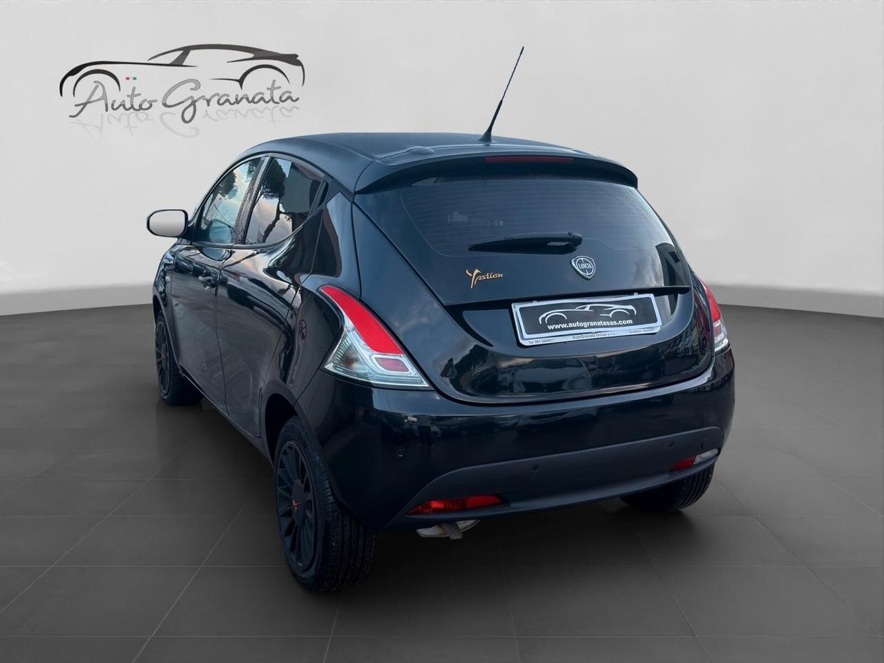 Lancia Ypsilon 1.2 69cv GPL Ecochic Black and Noir