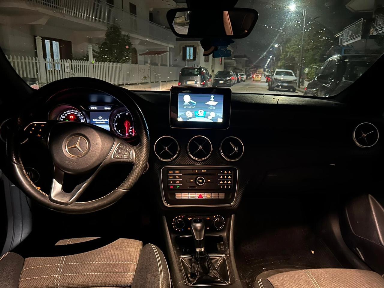 Mercedes-benz A 180 d Premium
