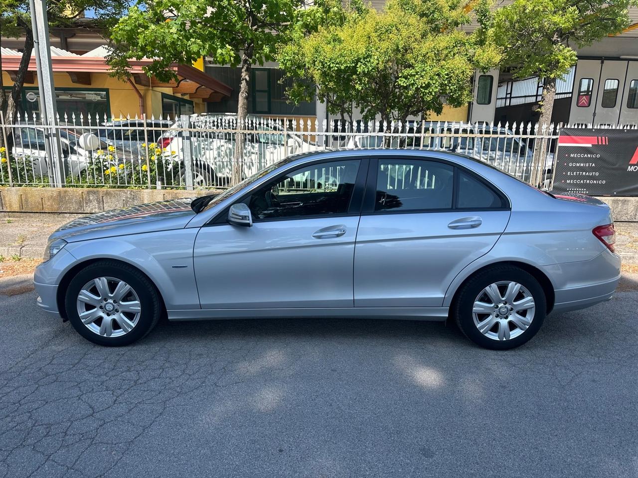 Mercedes-benz C 220 CDI BlueEFFICIENCY Avantgarde