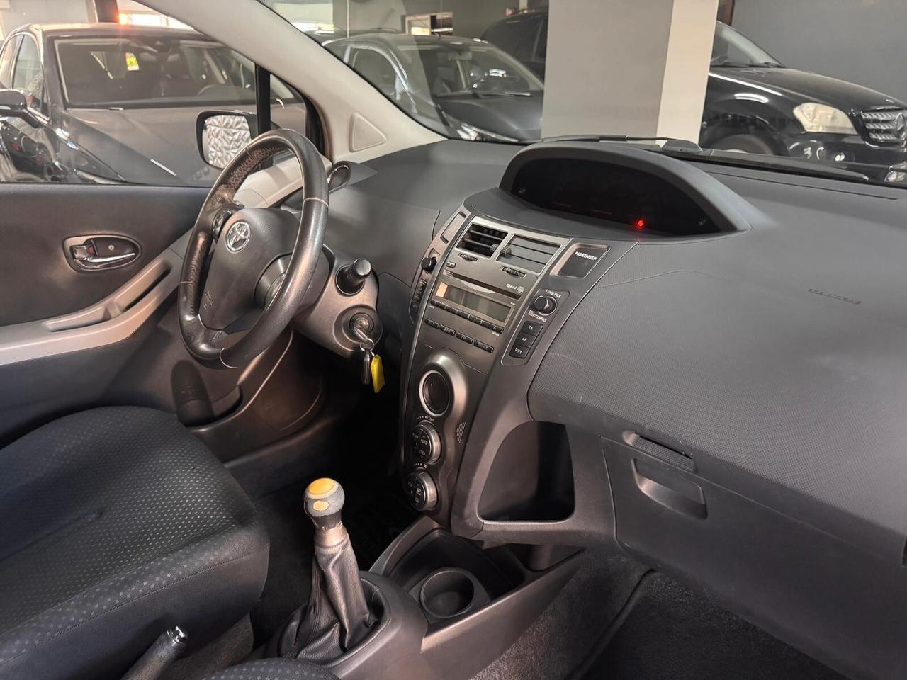 Toyota Yaris 1.0 5 porte Now