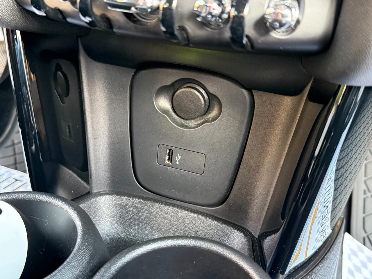 Mini 1.5 Cooper D 5porte B.Street NAVI LED - 2019
