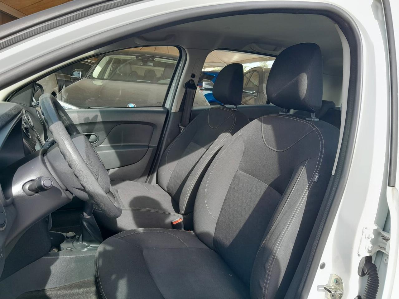 Dacia Sandero 0.9 TCe 12V T-GPL 90 Start&Stop SS Lauréate Family