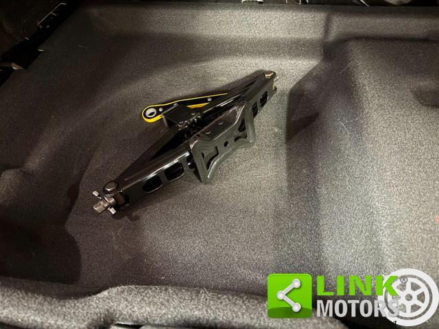 VOLVO V60 D3 Geartronic R-design - IVA -FULL- GANCIO -24MESI