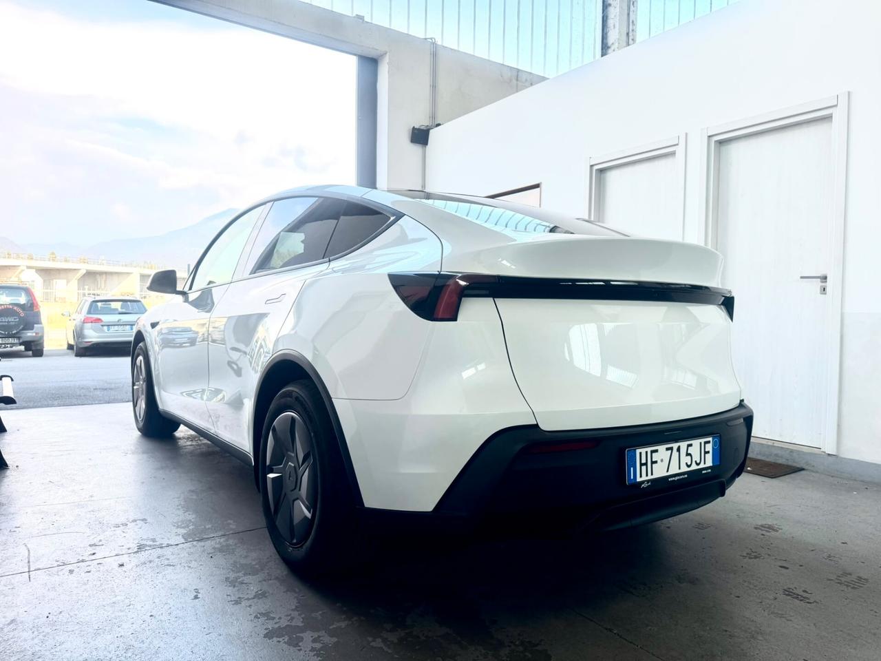 Tesla Model Y RWD Standard