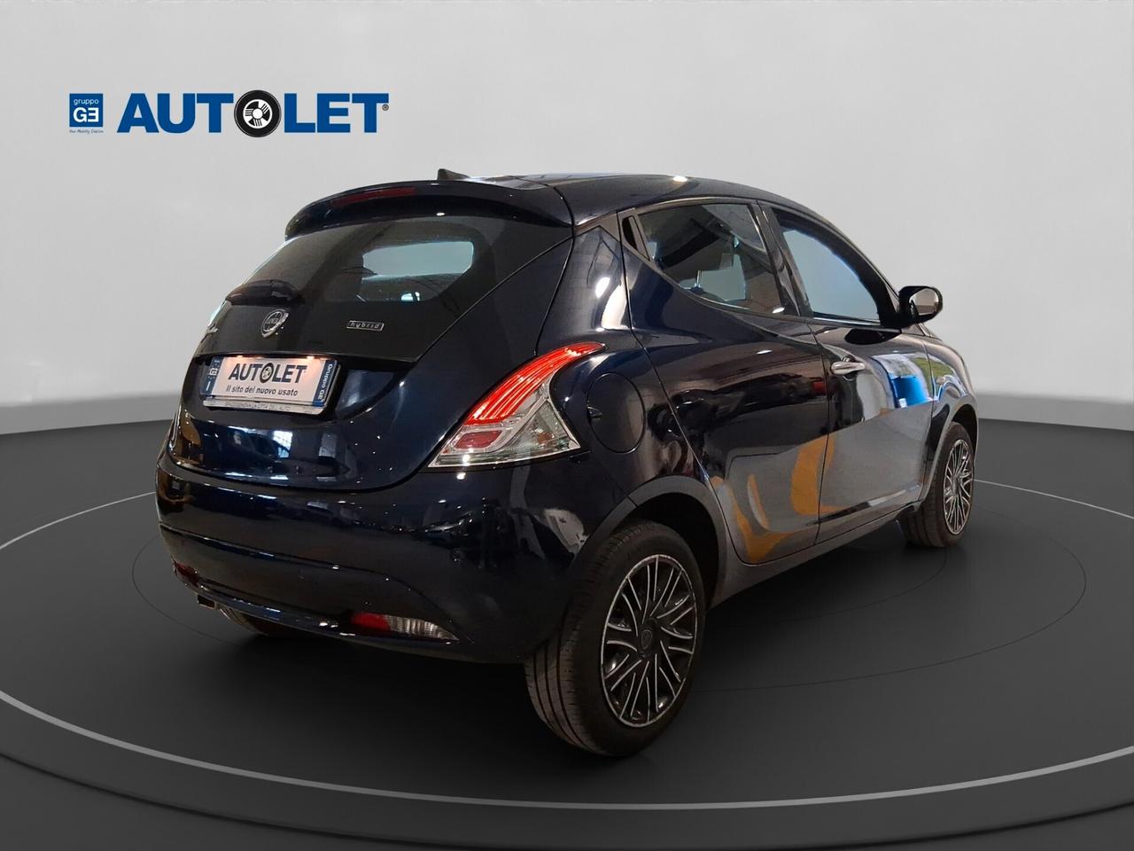 Lancia Ypsilon 1.0 FireFly 5 porte S&S Hybrid Ecochic Silver