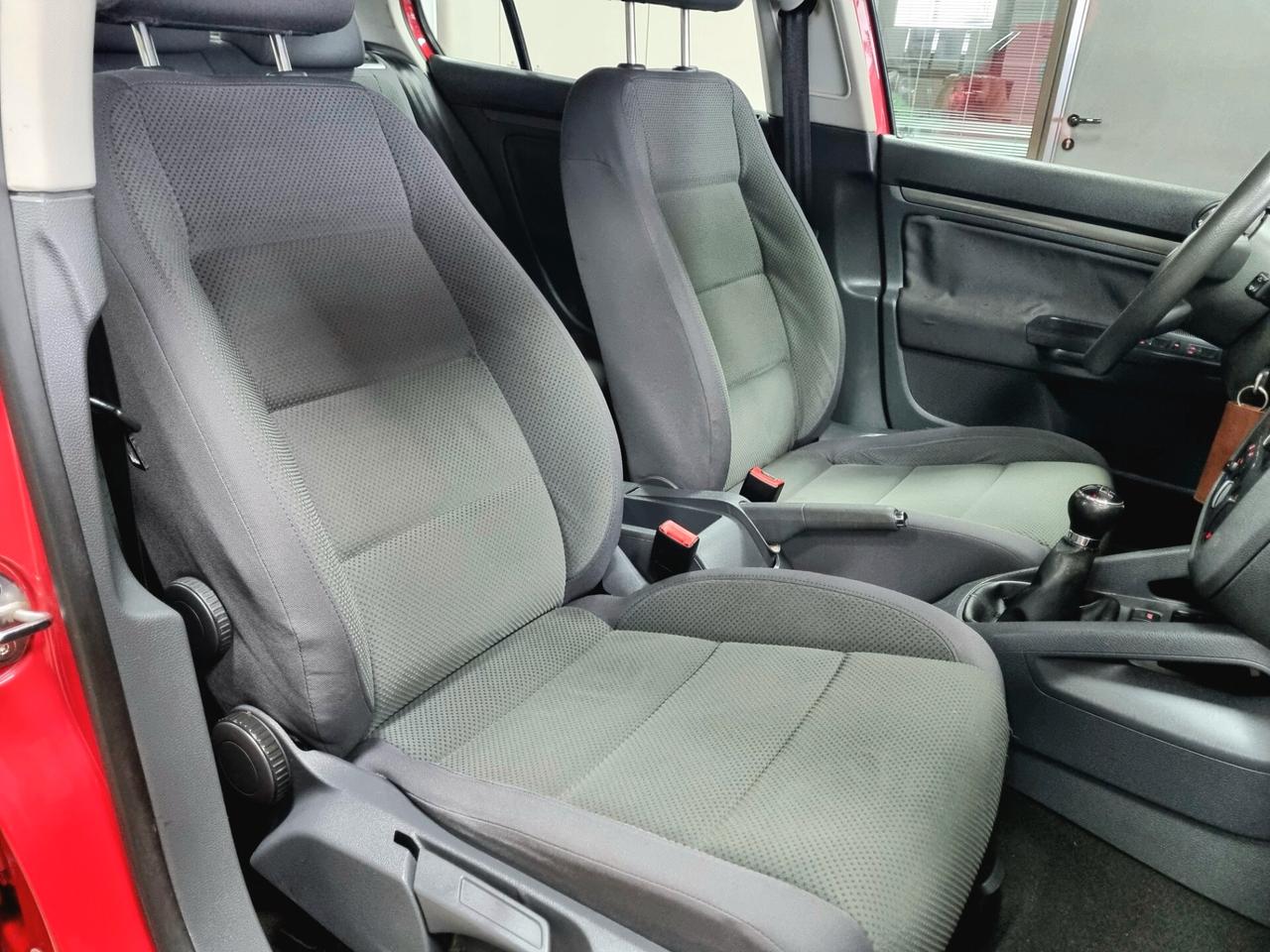 VOLKSWAGEN GOLF 1.6 BENZINA 102CV 5p. COMFORTLINE