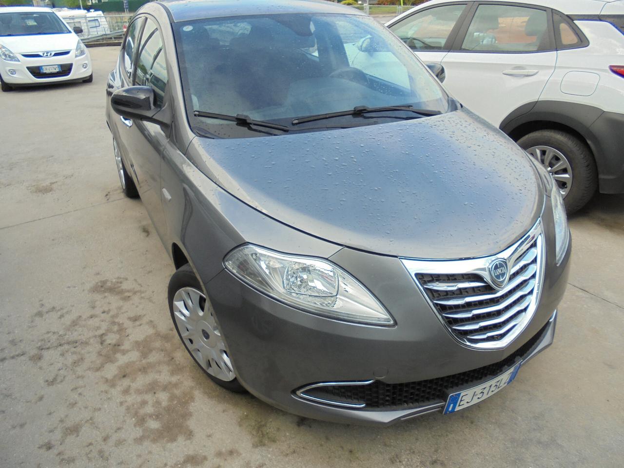 Lancia Ypsilon 1.2 69 CV 5 porte S&S Gold