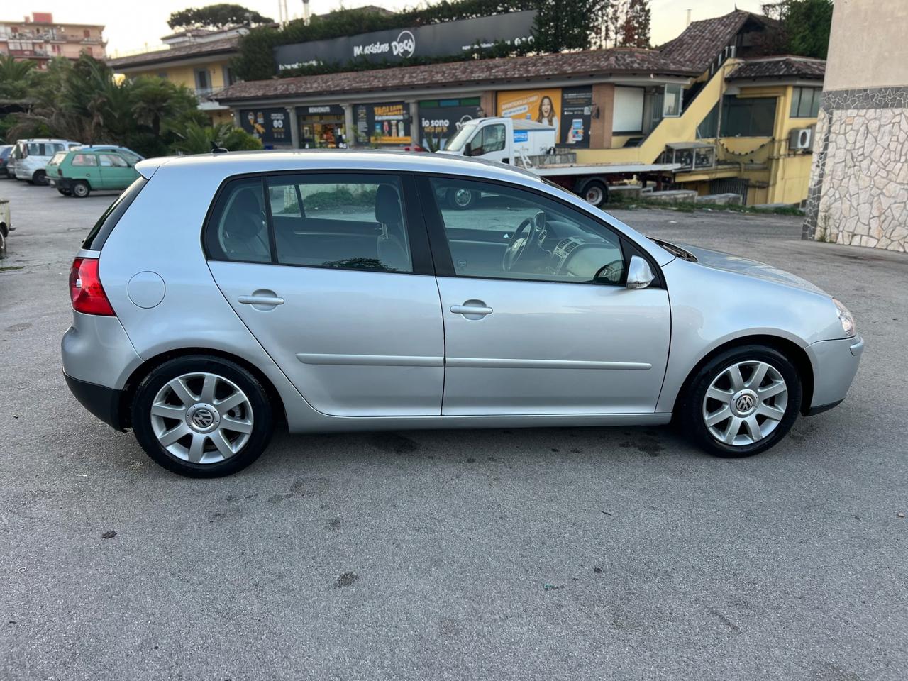 Volkswagen Golf 2.0 16V TDI 5p. Sportline