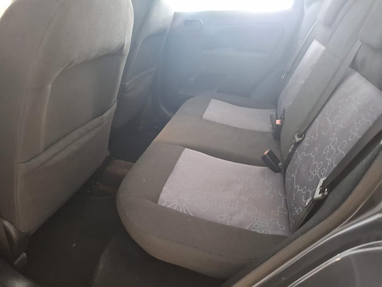 Ford Fiesta 1.4 16V aut. 5p. Ghia