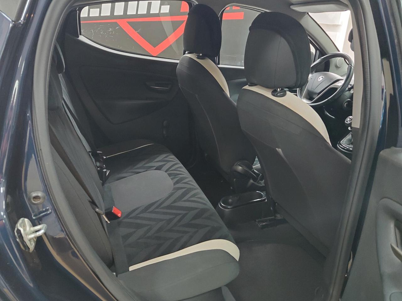 Lancia Ypsilon 1.2 69 CV 5 porte soli 68000 km