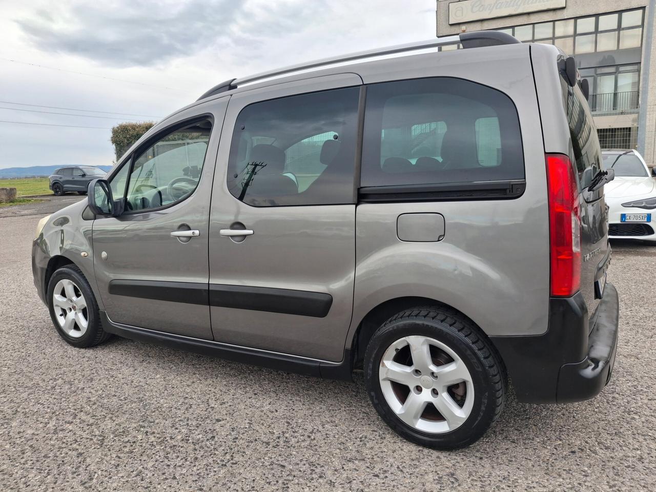 Peugeot Partner Tepee 1.6 HDi 90CV Outdoor-DIESEL-