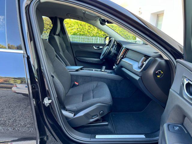 VOLVO XC60 B4 (d) AWD Geartronic Momentum Pro