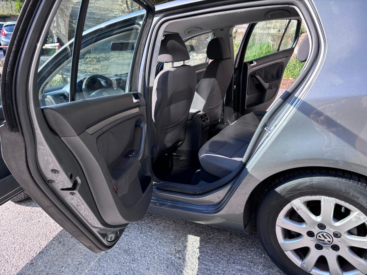 Volkswagen Golf 1.6 16V FSI 5p. Sportline