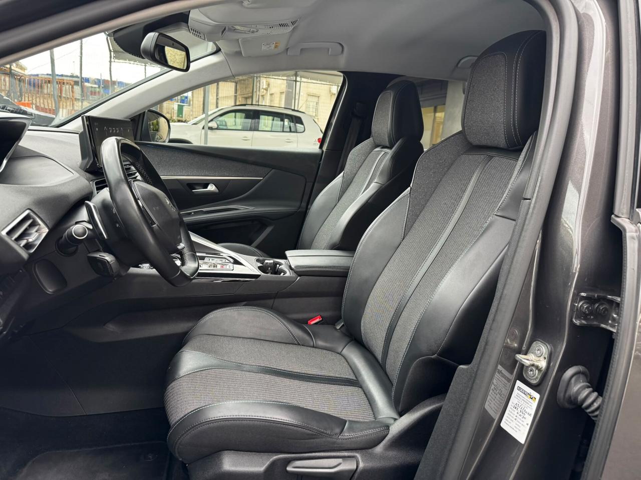 Peugeot 3008 BlueHDi 130 S&S EAT8 Allure