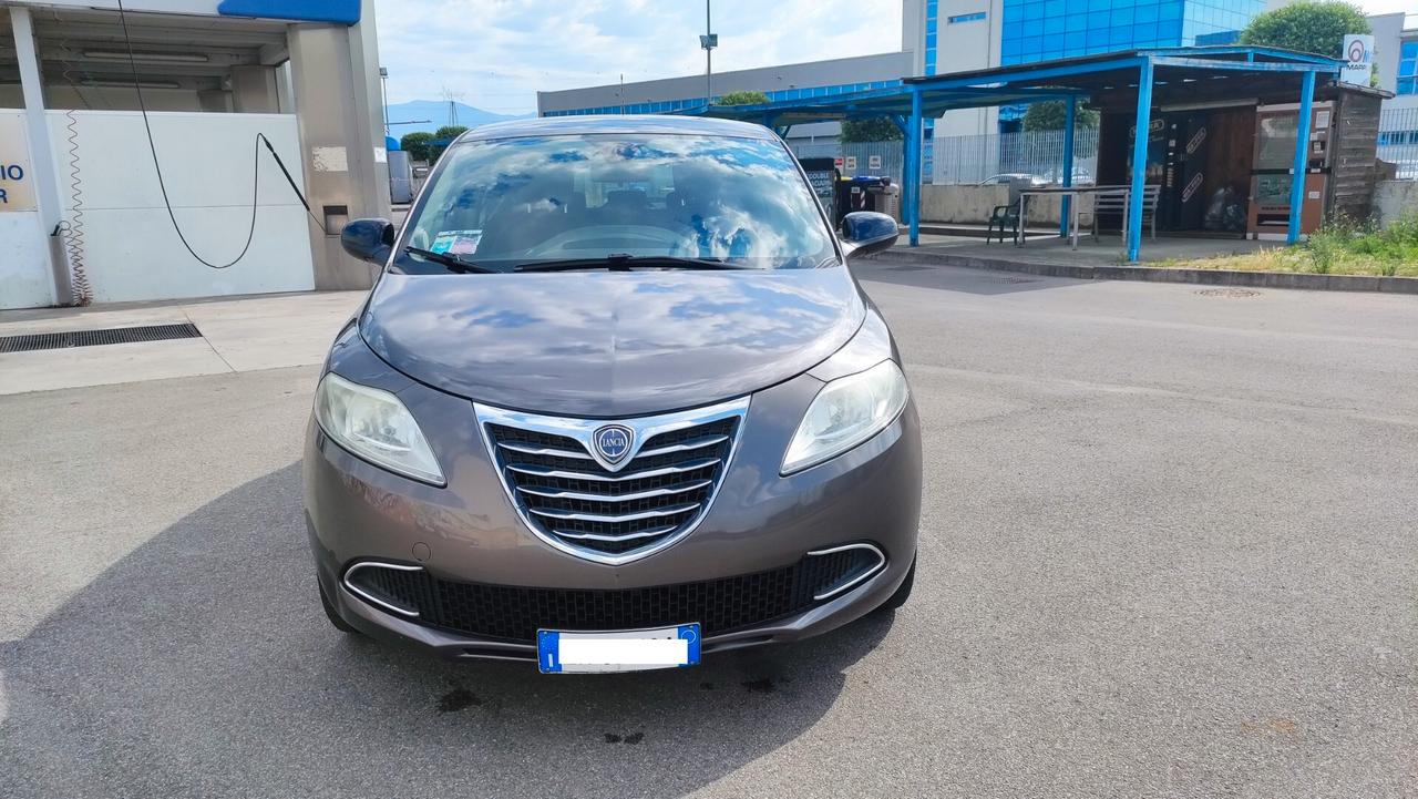 Lancia Ypsilon 1.2 5 p. GPL Ecochic NEOPATENTATI - 2013