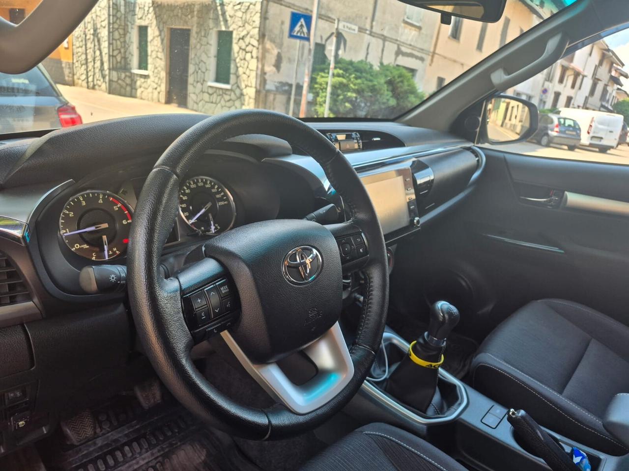 Toyota Hilux 2.4 D-4D 4WD 4 porte Double Cab Lounge