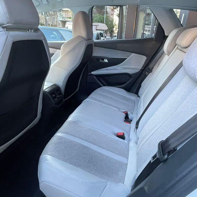 PEUGEOT - 3008 - BlueHDi 130 EAT8 S&S Allure