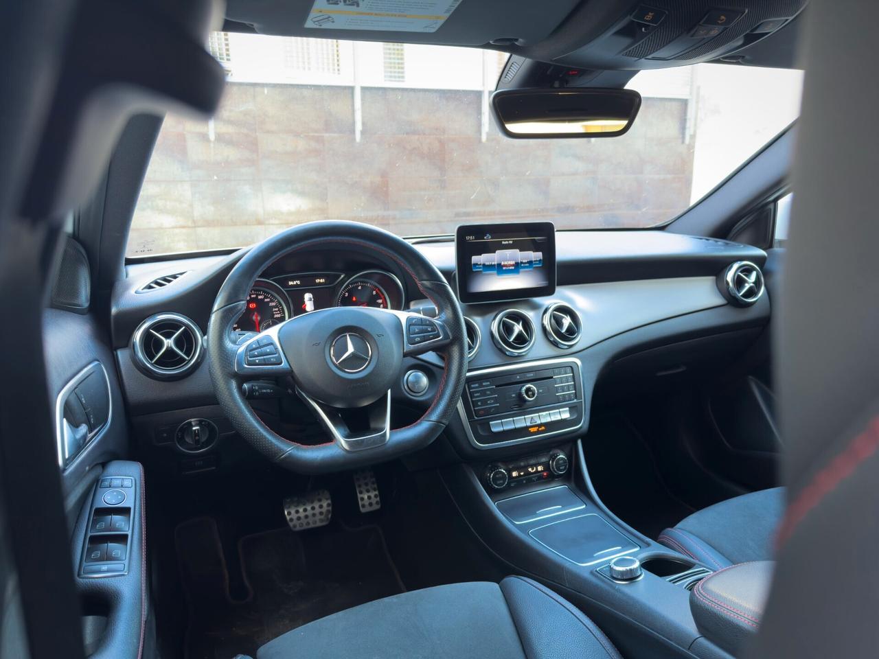 Mercedes-benz GLA 200 d Automatic Premium AMG 136 cv