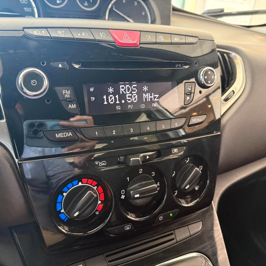 Lancia Ypsilon 1.3 MJT 16V 95 CV 5 porte S&S Silver