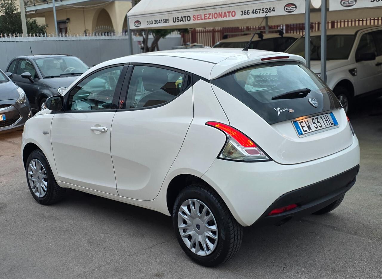 Lancia Ypsilon 0.9 TwinAir 85 CV 5 porte Metano Ecochic Elefantino