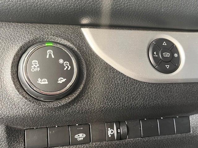 Peugeot Traveller BlueHdi 144 cv ALLURE 8 POSTI DOPPIA PORTA ELETTRICA LATARALE