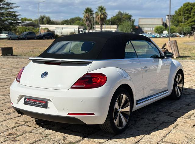 VOLKSWAGEN Maggiolino Cabrio 1.4 TSI DSG Sport 60's (Fender/LED/Auto)