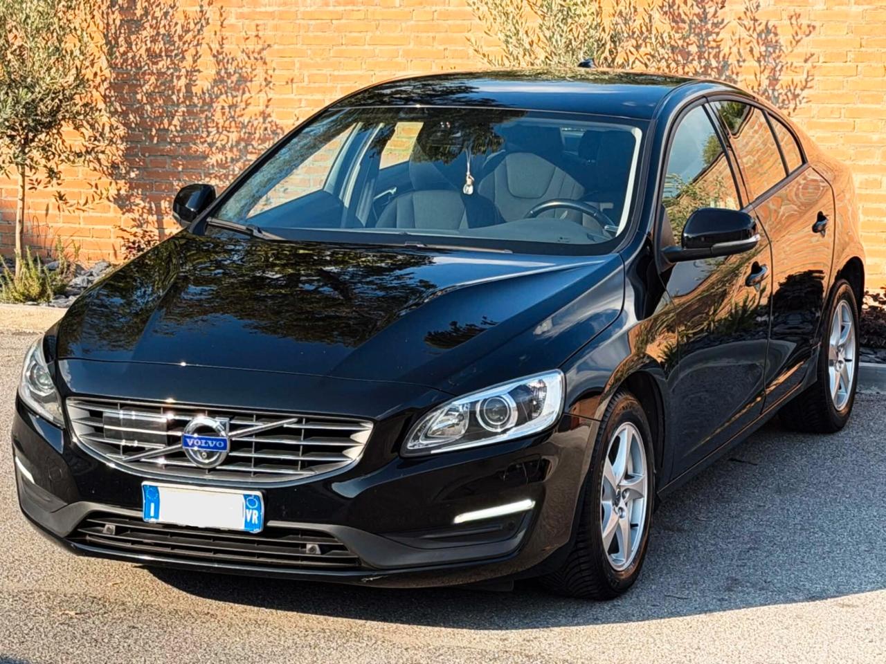 Volvo S60 R-design 2.0 190cv-143.000km-Full-GARANZIA-Euro6