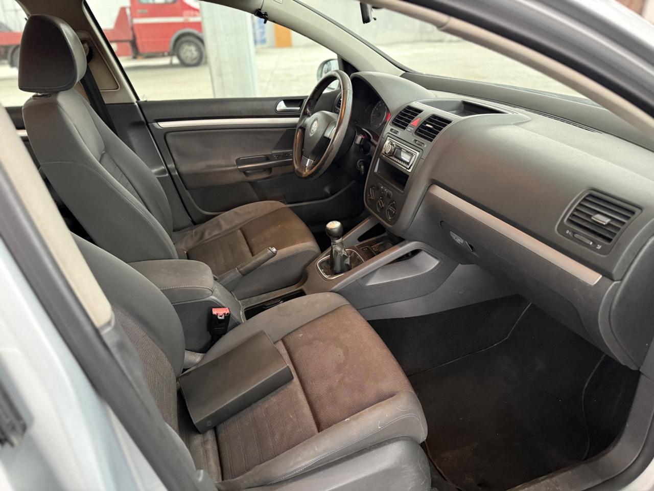 Volkswagen Golf 1.6 16V FSI 5p. Comfortline