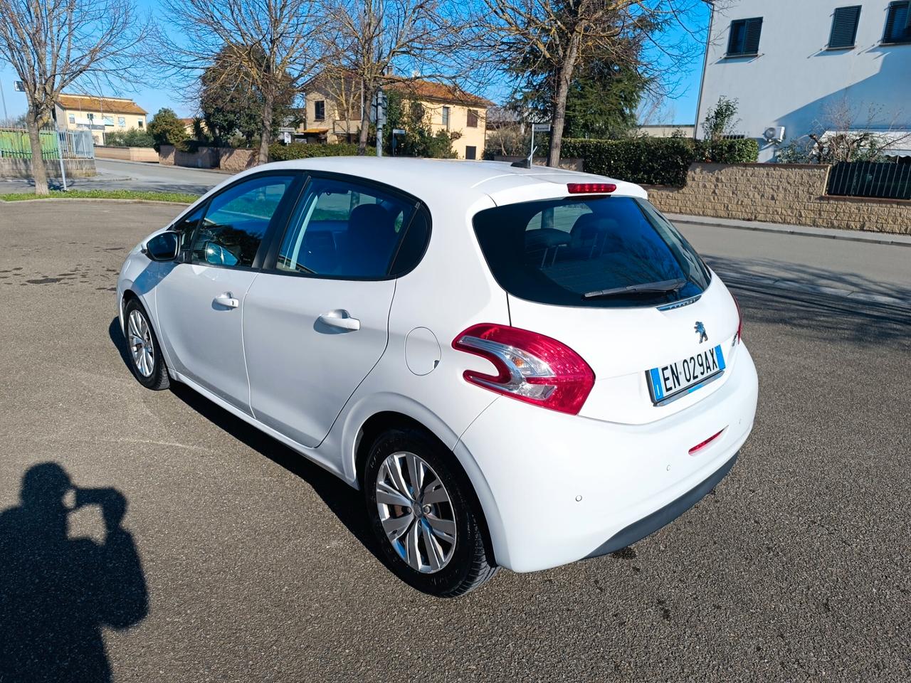 Peugeot 208 1.6 HDi 5 porte del 12 NEOPATENTATI