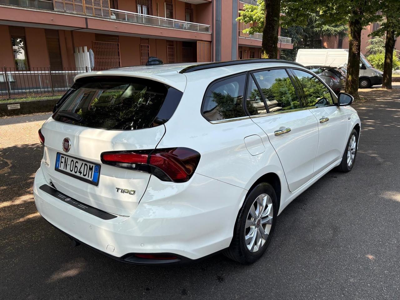 Fiat Tipo 1.6 Mjt S&S DCT SW Lounge